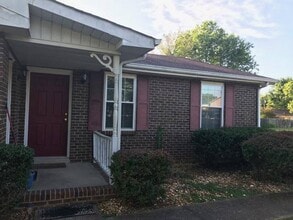 1155 Edgewood Dr in Gallatin, TN - Building Photo - Building Photo