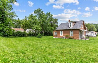 6105 Washington Ave in Berkeley, MO - Building Photo - Building Photo