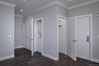 40 Elizabeth St in Farmingdale, NY - Building Photo - Building Photo