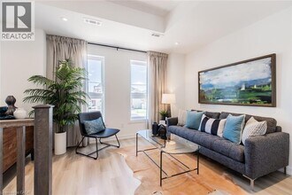 70 Kenesky Dr in Hamilton, ON - Building Photo - Building Photo