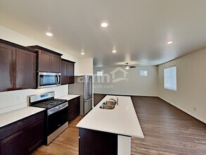 2323 NW Matteo Dr in McMinnville, OR - Building Photo - Building Photo