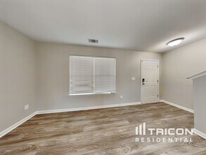 2831 Village Center Dr in Dallas, NC - Building Photo - Building Photo