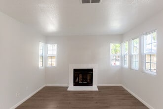 Orchard Park Apartments in San Jose, CA - Foto de edificio - Building Photo
