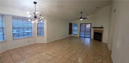 1300 Tuffit Ln in Austin, TX - Foto de edificio - Building Photo