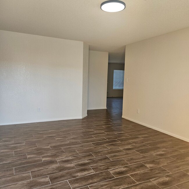 7937 E 42nd Pl in Yuma, AZ - Building Photo - Building Photo
