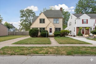 174 E 196th St in Euclid, OH - Building Photo