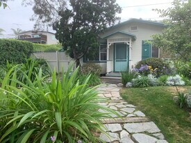 2279 Manchester Ave in Cardiff By The Sea, CA - Building Photo