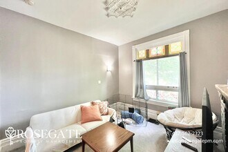 107 McClary Ave in London, ON - Building Photo - Building Photo