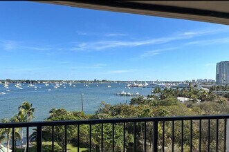 5200 N Flagler Dr in West Palm Beach, FL - Building Photo - Building Photo