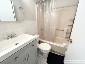 94 Hammond St, Unit 2 in Boston, MA - Building Photo - Building Photo