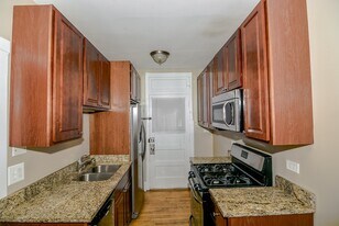 2208 W Ainslie St, Unit A00W in Chicago, IL - Building Photo