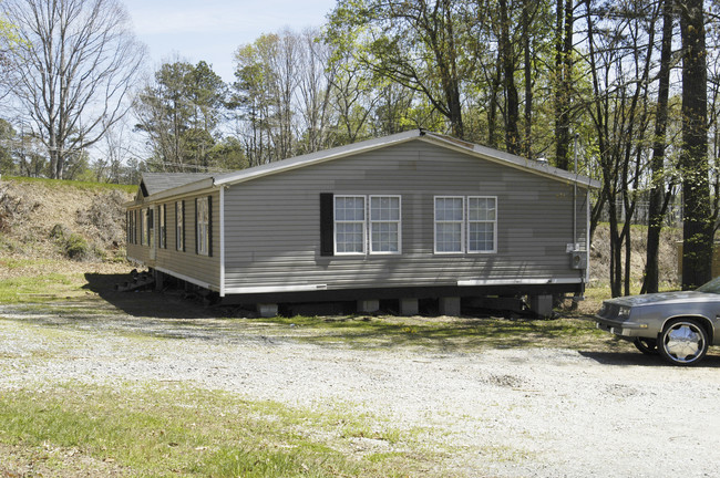 3260 Due West Rd in Dallas, GA - Foto de edificio - Building Photo