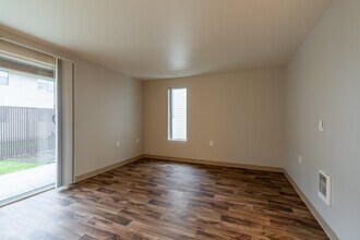 Columbia Village Apartments in Salem, OR - Foto de edificio - Interior Photo