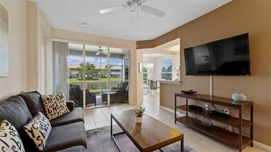 9582 Hemingway Ln in Ft. Myers, FL - Foto de edificio - Building Photo