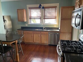 5 8th Ave, Unit 5 8th Avenue Danbury CT in Danbury, CT - Foto de edificio - Building Photo