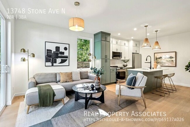 13748 Stone Ave N in Seattle, WA - Building Photo - Building Photo