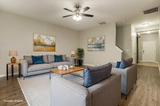 720 Parker Den Dr, Unit 2-C013 in Ruskin, FL - Foto de edificio - Building Photo