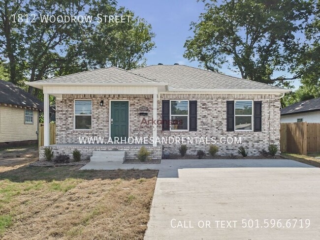 property at 1812 S Woodrow St