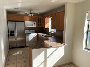6862 NW 173rd Dr in Hialeah, FL - Building Photo - Building Photo