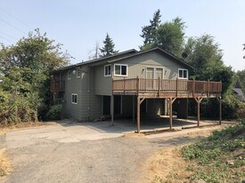 1510-1512 Riverview St in Eugene, OR - Building Photo