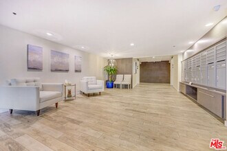 14960 Dickens St in Los Angeles, CA - Building Photo - Building Photo