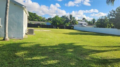 295 NE 150th St in Miami, FL - Building Photo - Building Photo
