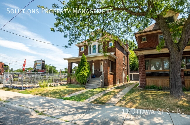 11 Ottawa St S in Hamilton, ON - Building Photo - Building Photo