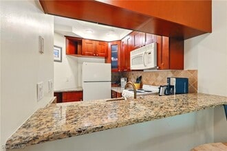 3323 Olympic Dr in Naples, FL - Building Photo - Building Photo