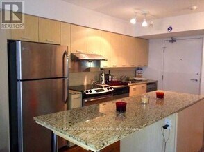 29 Singer Ct in Toronto, ON - Building Photo - Building Photo