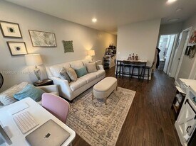 730 NW 4th Ave in Fort Lauderdale, FL - Building Photo