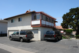 16692 Goldenwest St in Huntington Beach, CA - Building Photo - Building Photo