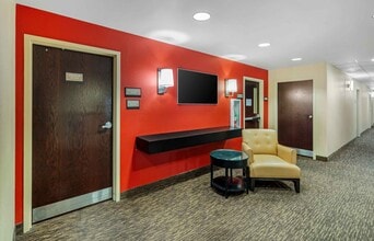 Furnished Studio-Chicago - O'Hare - North in Des Plaines, IL - Foto de edificio - Building Photo