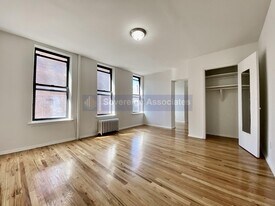 401 E 68th St in New York, NY - Building Photo