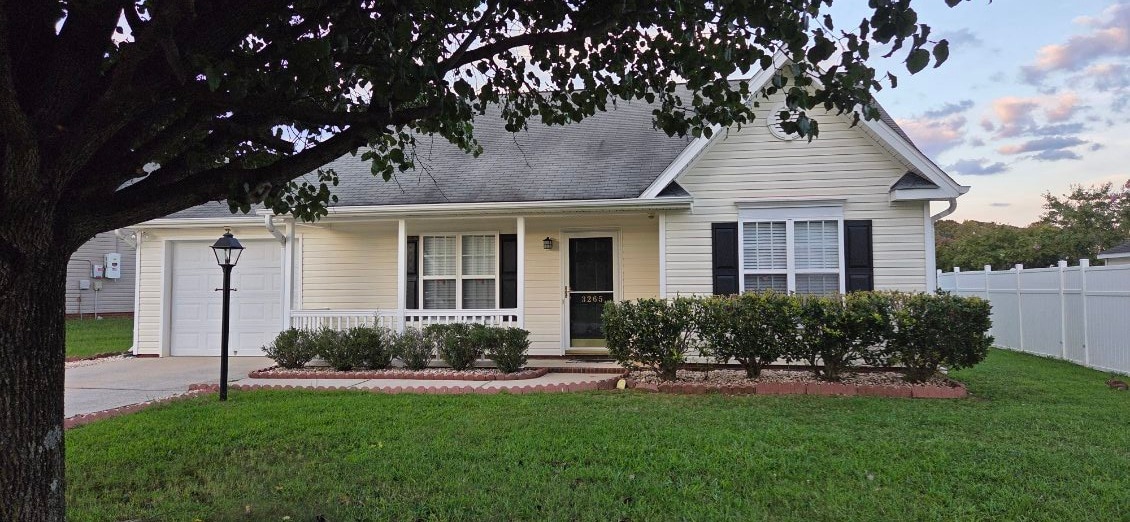 3265 Trenchard Ln in Winston-Salem, NC - Building Photo