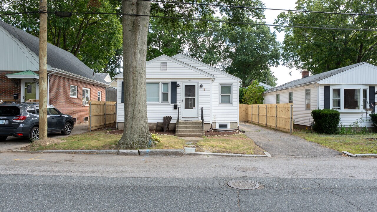 144 Texas Ave in Providence, RI - Building Photo