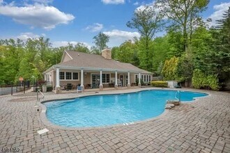 1114 Peer Pl, Unit Bright Two Bedroom Condo in Denville, NJ - Building Photo - Building Photo