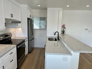 1024 W Balboa Blvd, Unit C in Newport Beach, CA - Building Photo - Building Photo