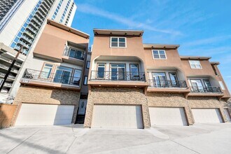 146 Carson Ct in Houston, TX - Foto de edificio - Building Photo