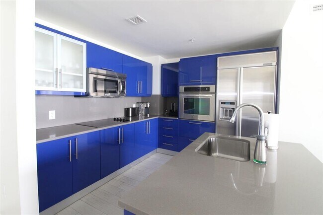 3101 Bayshore Dr, Unit 1804 in Fort Lauderdale, FL - Foto de edificio - Building Photo