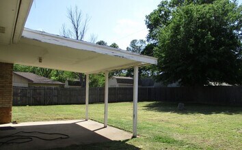 3625 Stephenson Dr in Bedford, TX - Foto de edificio - Building Photo