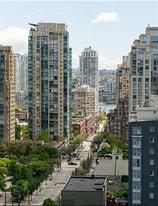 1212 Howe St in Vancouver, BC - Building Photo