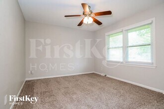 7305 NW 76 Pl in Kansas City, MO - Building Photo - Building Photo