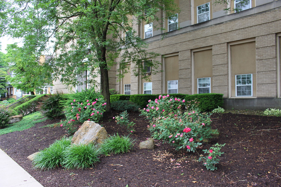 Ridgeview Apartments in Coraopolis, PA - Foto de edificio