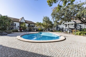 Foxcroft Apartments in Tampa, FL - Building Photo - Building Photo