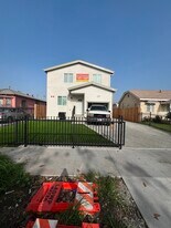 127 W 93rd St in Los Angeles, CA - Building Photo