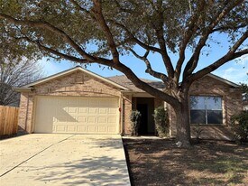 125 Camelia Pkwy in Kyle, TX - Building Photo