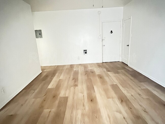 619 Normandie Ave in Los Angeles, CA - Foto de edificio - Building Photo