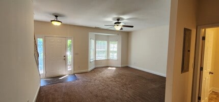 122 Crown Point Dr in Cornelia, GA - Foto de edificio - Building Photo