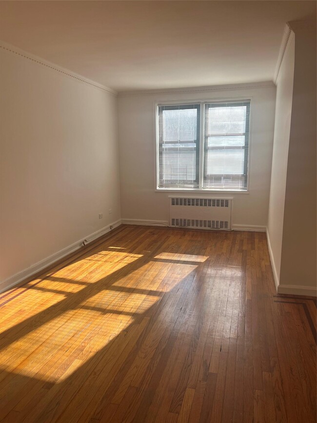 37-27 86th St in Queens, NY - Building Photo - Building Photo