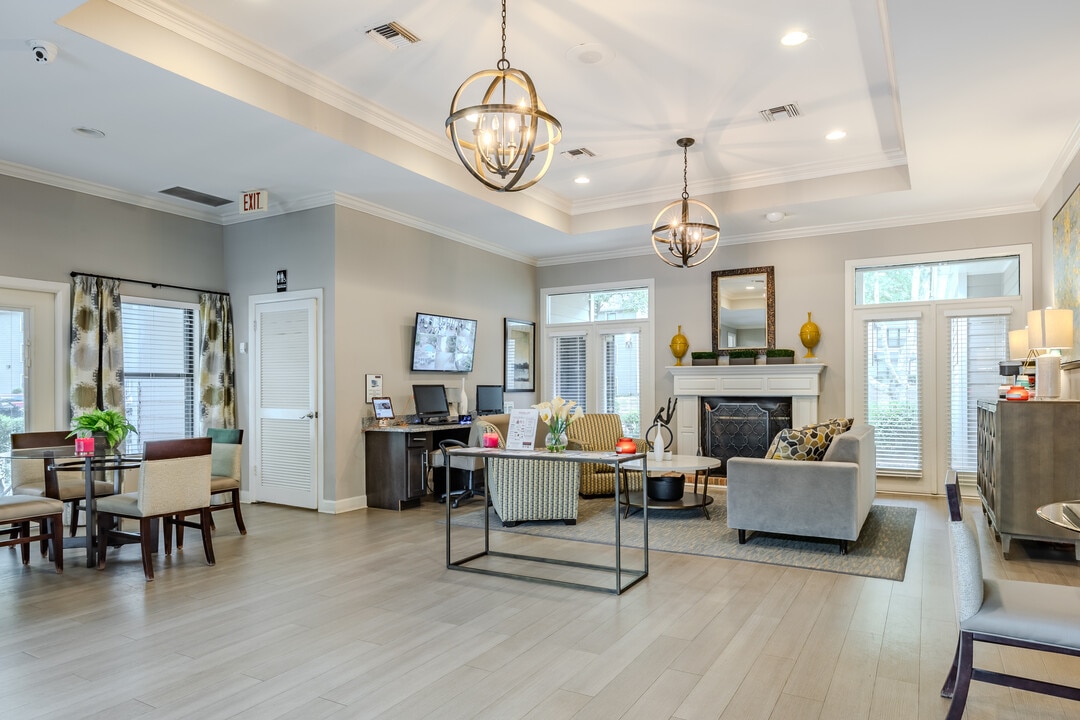 Shadow Lake Apartments in Doraville, GA - Building Photo